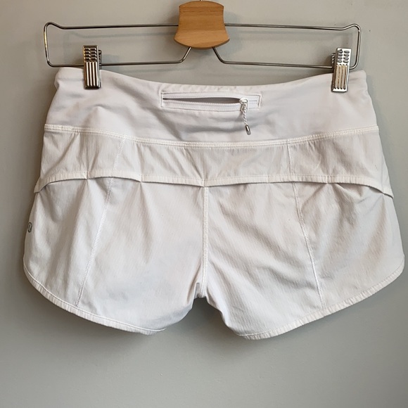 Lululemon speed up shorts 2.5 inches SZ 4 - Picture 2 of 5